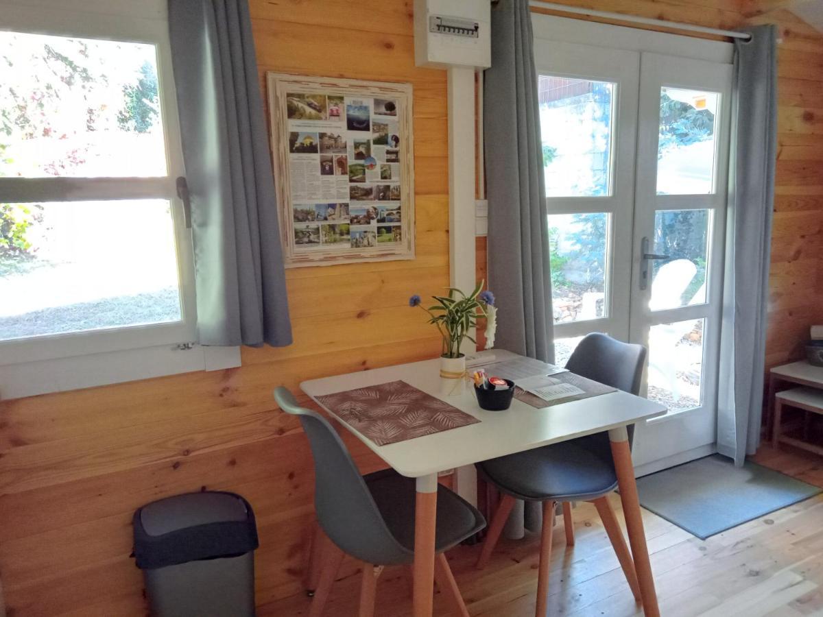 Chalet "Le Petit Olivier" Gites Appart 'Hotel L'Echappee Belle D'Aubenas Logement 2 Sur 3 外观 照片