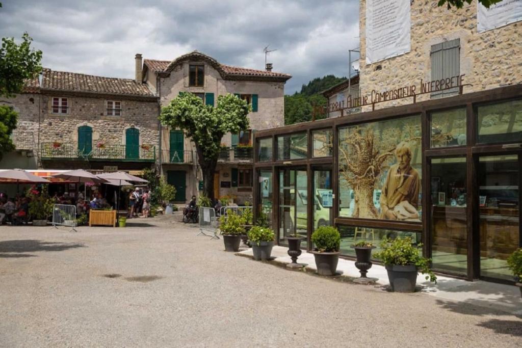 Chalet "Le Petit Olivier" Gites Appart 'Hotel L'Echappee Belle D'Aubenas Logement 2 Sur 3 外观 照片