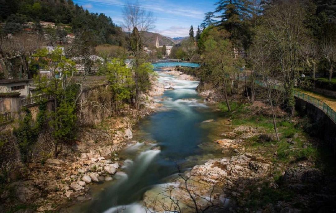 Chalet "Le Petit Olivier" Gites Appart 'Hotel L'Echappee Belle D'Aubenas Logement 2 Sur 3 外观 照片